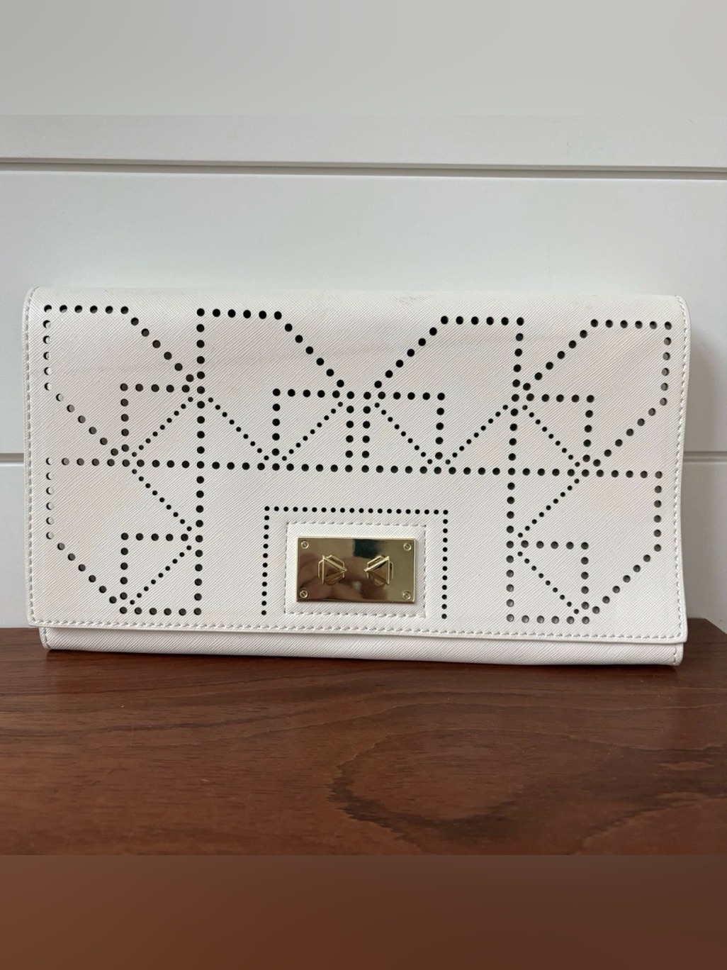 Danielle Nicole White Clutch Purse Geometric Gold Pattern Wedding Evening Party